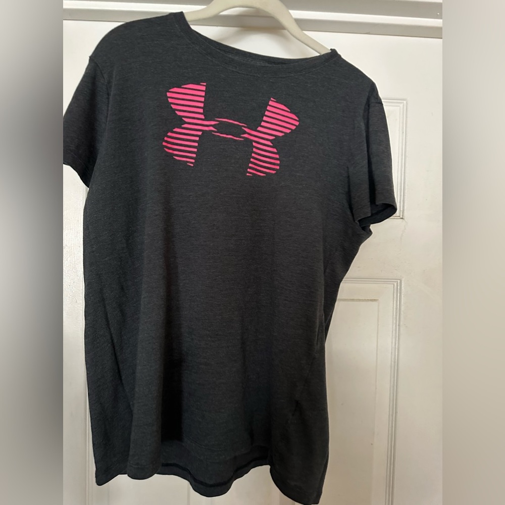 Under Armour Women’s T Shirt Large